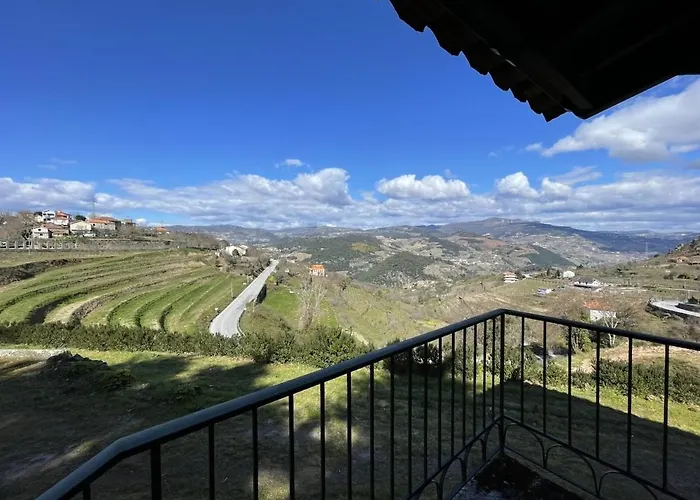 Casa Do Vale - Douro Valley Chalet
